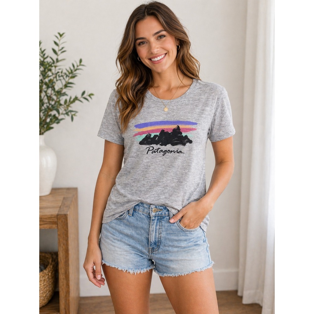 Patagonia Graphic T Shirt Women's XS Gray Mountain Logo Organic Cotton